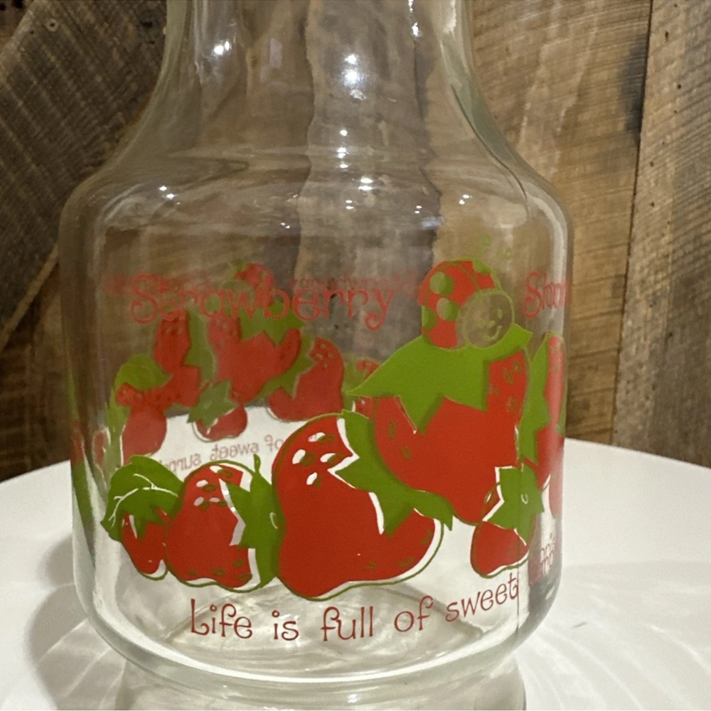 Vintage 1980s Strawberry Shortcake Juice Carafe 9" With Lid American Greetings - Picture 7 of 11